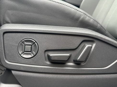 New 2025 Audi Q5 2.0T Premium Plus image 16