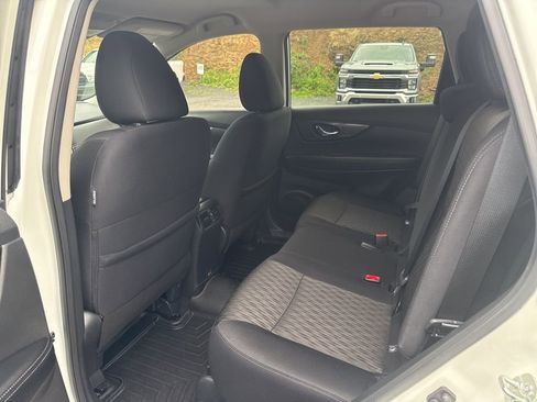 Used 2020 Nissan Rogue SV AWD/4WD image 17