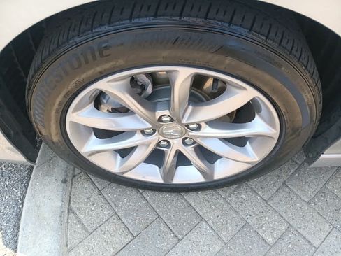 Used 2023 Acura TLX FWD image 9