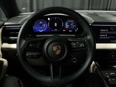 Certified 2025 Porsche Macan 4 Electric AWD/4WD image 11