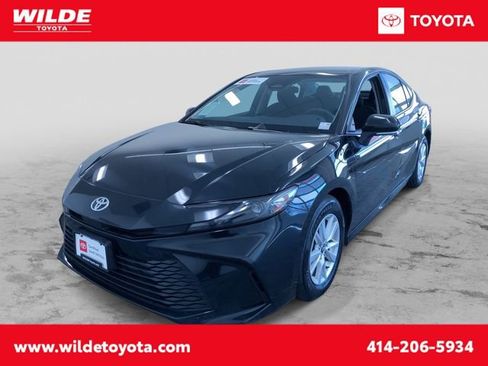 Certified 2025 Toyota Camry LE image 1