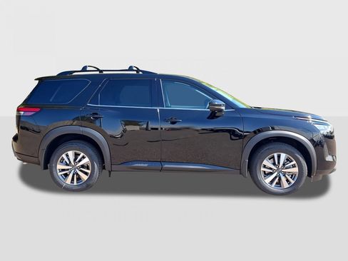 New 2026 Nissan Pathfinder SL FWD image 4
