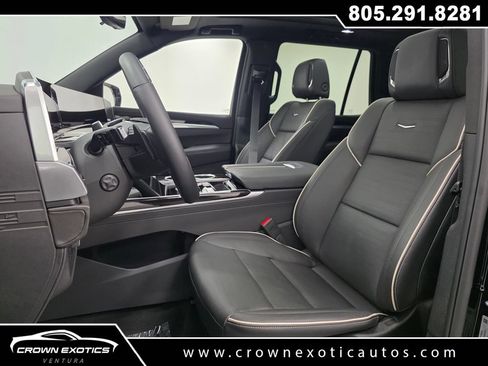 Used 2026 Cadillac Escalade Luxury AWD/4WD image 31