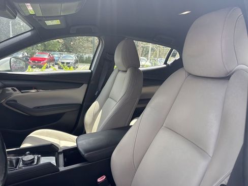 Used 2019 MAZDA MAZDA3 Hatchback w/ Preferred Package FWD image 15