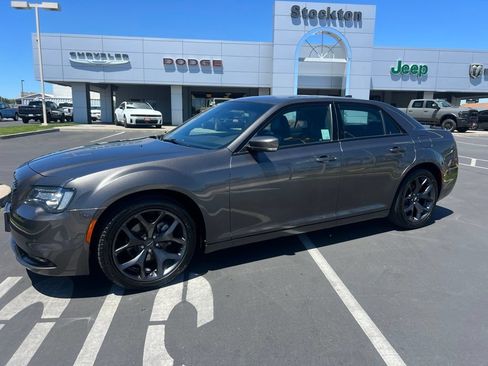 Used 2023 Chrysler 300 S RWD image 2