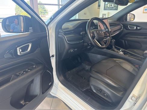 Used 2022 Jeep Compass High Altitude AWD/4WD image 14