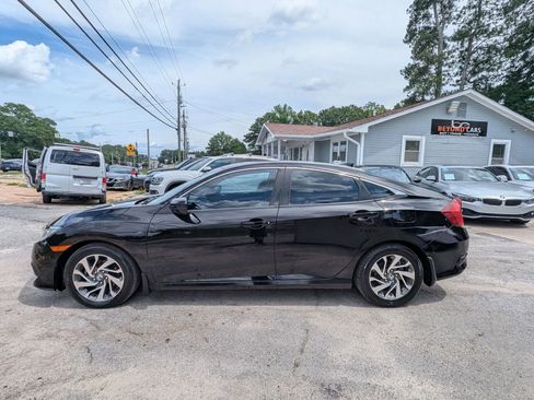 Used 2018 Honda Civic EX image 3
