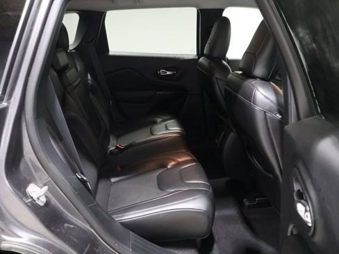 Used 2019 Jeep Cherokee Trailhawk image 20