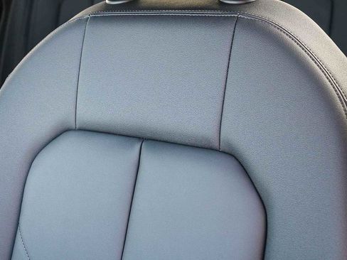 Used 2025 Audi Q3 2.0T Premium image 42