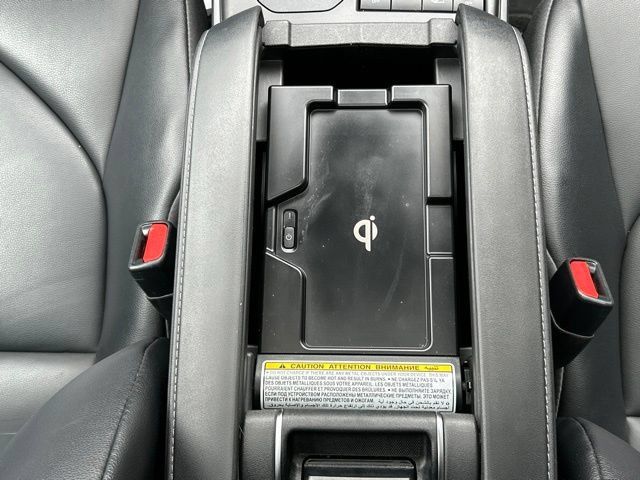 Used 2022 Toyota Highlander XLE AWD/4WD image 49