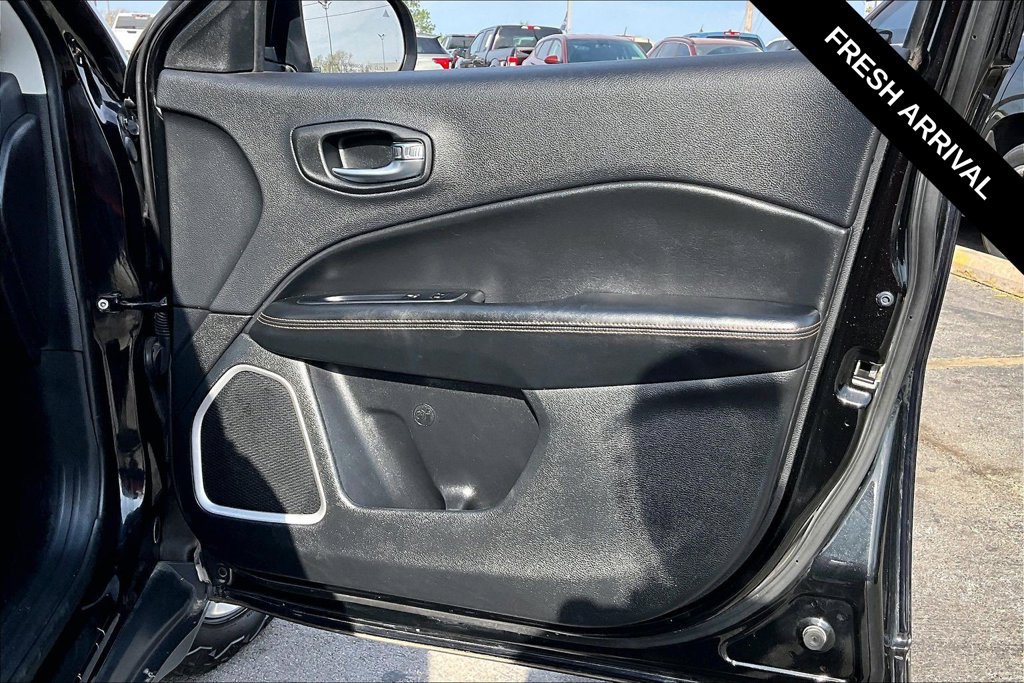Used 2018 Jeep Compass Limited AWD/4WD image 26