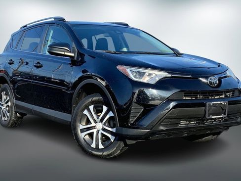 Used 2018 Toyota RAV4 LE w/ All Weather Liner Package image 1