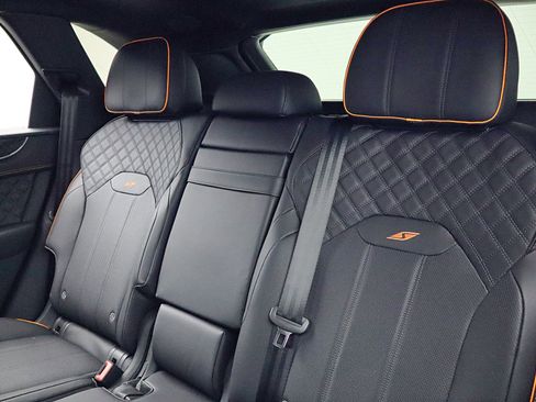 New 2025 Bentley Bentayga image 32