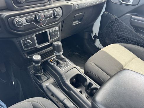 Used 2018 Jeep Wrangler Unlimited Sport image 27