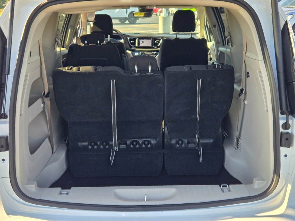 Used 2024 Chrysler Voyager LX FWD image 11