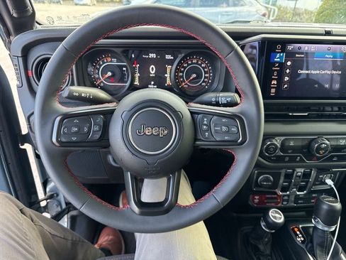 Used 2024 Jeep Gladiator Rubicon image 6