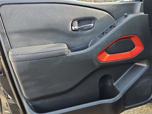 Certified 2024 Nissan Frontier PRO-4X w/ Off-Road Protection Package image 15