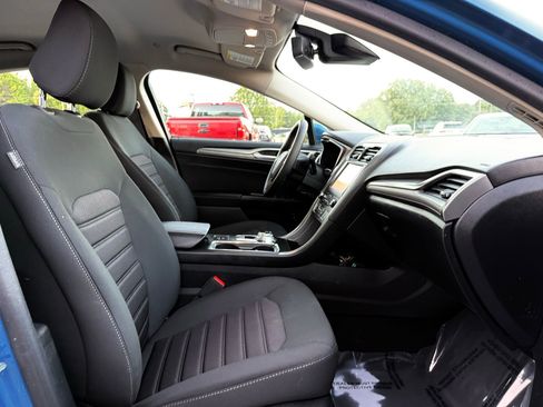 Used 2020 Ford Fusion SE image 22