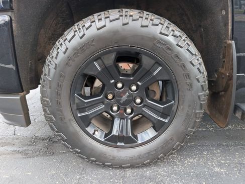 Used 2018 Chevrolet Silverado 1500 LT w/ All Star Edition AWD/4WD image 28