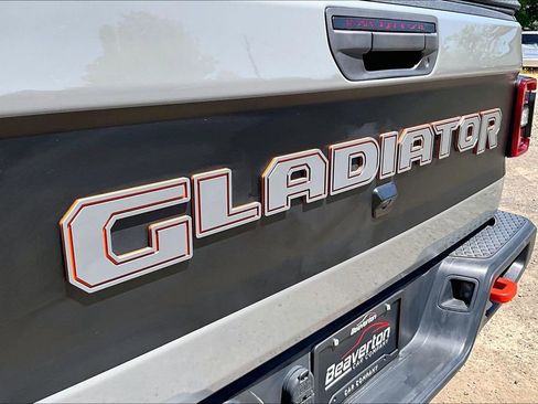 Used 2023 Jeep Gladiator Mojave w/ LED Lighting Group AWD/4WD image 33