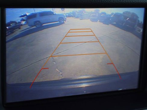 Used 2016 GMC Yukon SLT w/ HD Trailering Package image 16