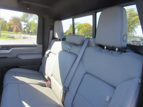 New 2026 GMC Sierra 2500 SLT w/ SLT Premium Package image 15