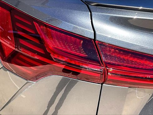 Used 2023 Audi e-tron Premium Plus w/ Premium Plus Package image 27