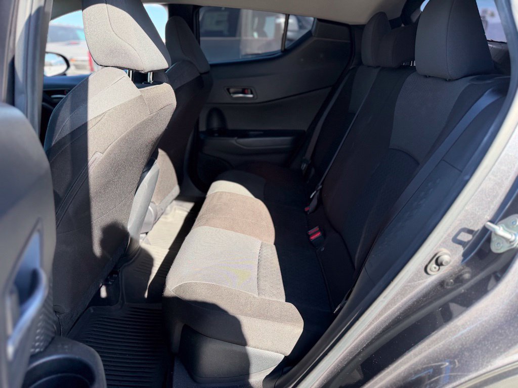 Used 2020 Toyota C-HR LE FWD image 4