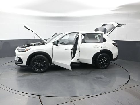 Certified 2024 Honda HR-V Sport image 44