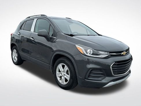 Used 2018 Chevrolet Trax LT w/ LT Convenience Package FWD image 8