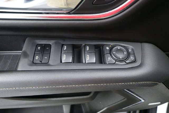 Used 2023 GMC Yukon SLT w/ SLT Premium Package RWD image 11