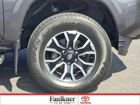 Certified 2022 Toyota Tacoma TRD Sport w/ Technology Package AWD/4WD image 9