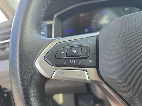 Used 2025 Volkswagen Jetta SE FWD image 21