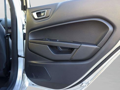 Used 2016 Ford Fiesta SE image 28