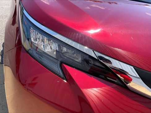 Used 2025 Toyota Sienna XLE FWD image 34