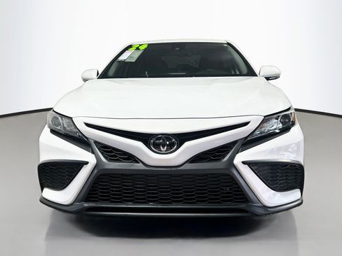 Used 2024 Toyota Camry SE AWD/4WD image 11