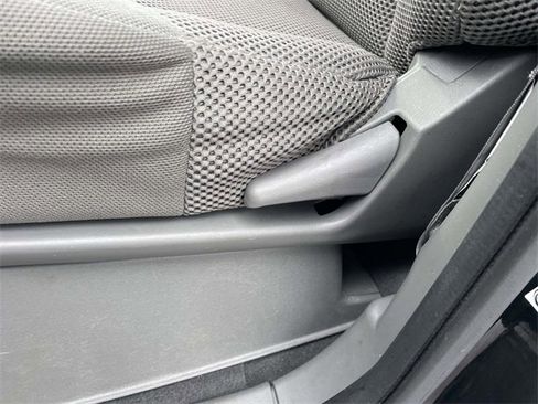 Used 2021 Nissan Frontier SV image 10