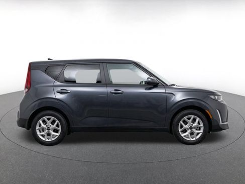 Used 2025 Kia Soul LX w/ LX Technology Package FWD image 10