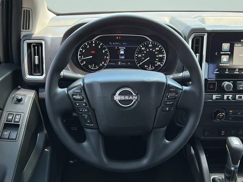 Used 2025 Nissan Frontier SV RWD image 27