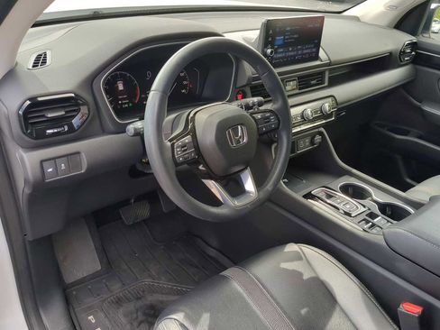 Used 2023 Honda Pilot Touring image 15