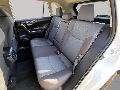 Used 2025 Toyota RAV4 XLE FWD image 18