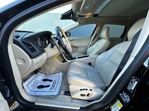 Used 2015 Volvo XC60 T5 w/ Proximity Package image 29