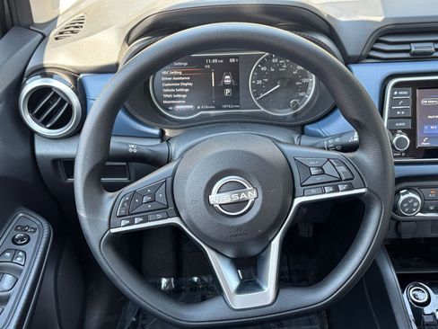 Used 2025 Nissan Versa SV image 34