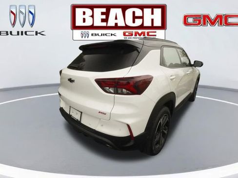 Used 2022 Chevrolet TrailBlazer RS w/ Sun and Liftgate Package AWD/4WD image 3