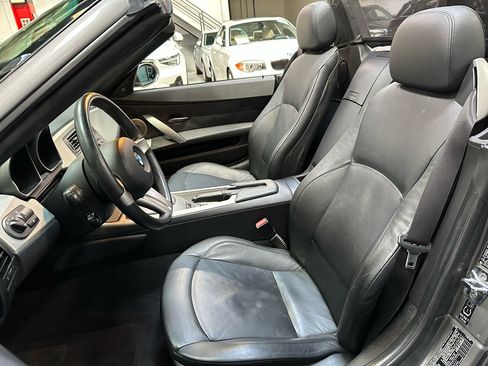 Used 2003 BMW Z4 2.5i image 14