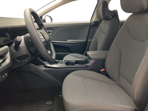 Used 2025 Kia K4 FWD image 17