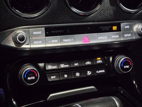 Used 2019 Kia Stinger image 19