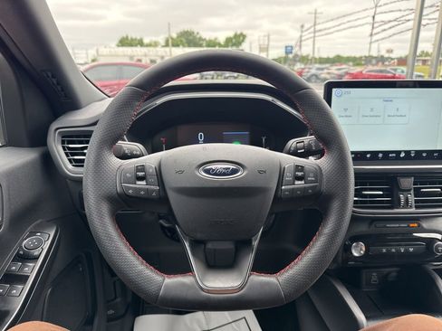 Used 2025 Ford Escape ST-Line w/ Tech Pack #1 AWD/4WD image 14