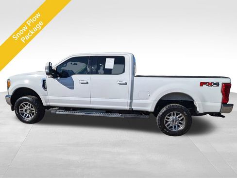 Used 2017 Ford F350 Lariat image 2