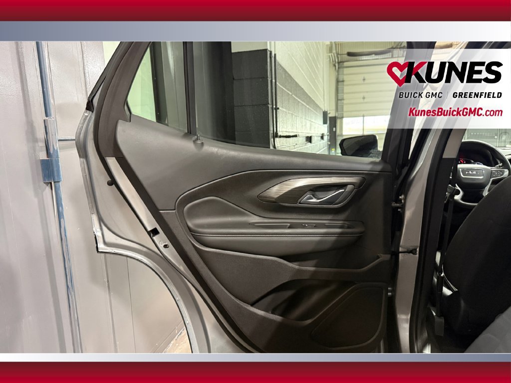 Used 2024 GMC Terrain SLE w/ Driver Convenience Package FWD image 34